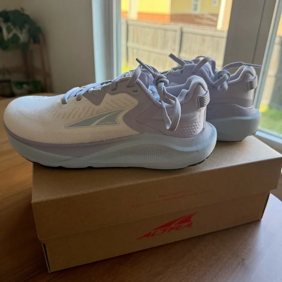 Altra Paradigm 8 Running Shoes - Sz 7 NEW -Purple - Picture 1 of 6